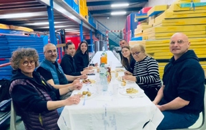 Les membres du bureau ont bien mérité une bonne pose repas